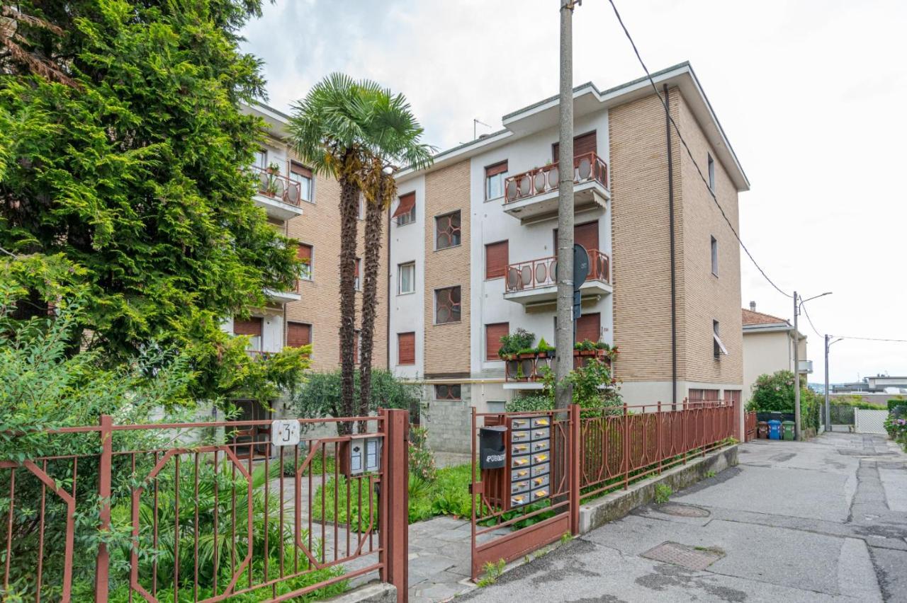 Lovely & Quiet Apartment - With Balcony & Parking Como Exteriör bild