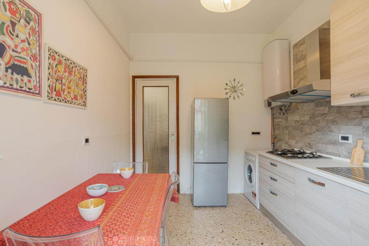 Lovely & Quiet Apartment - With Balcony & Parking Como Exteriör bild