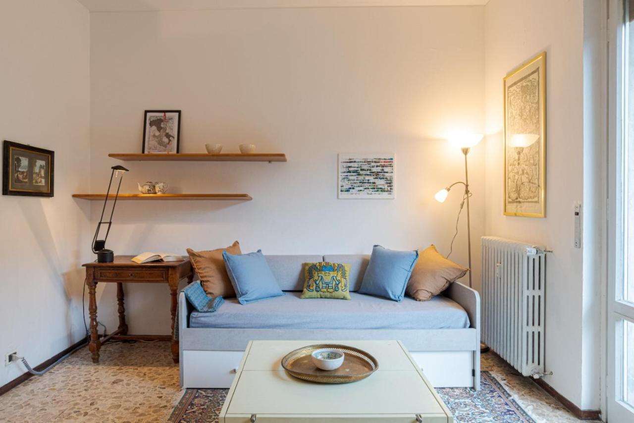 Lovely & Quiet Apartment - With Balcony & Parking Como Exteriör bild
