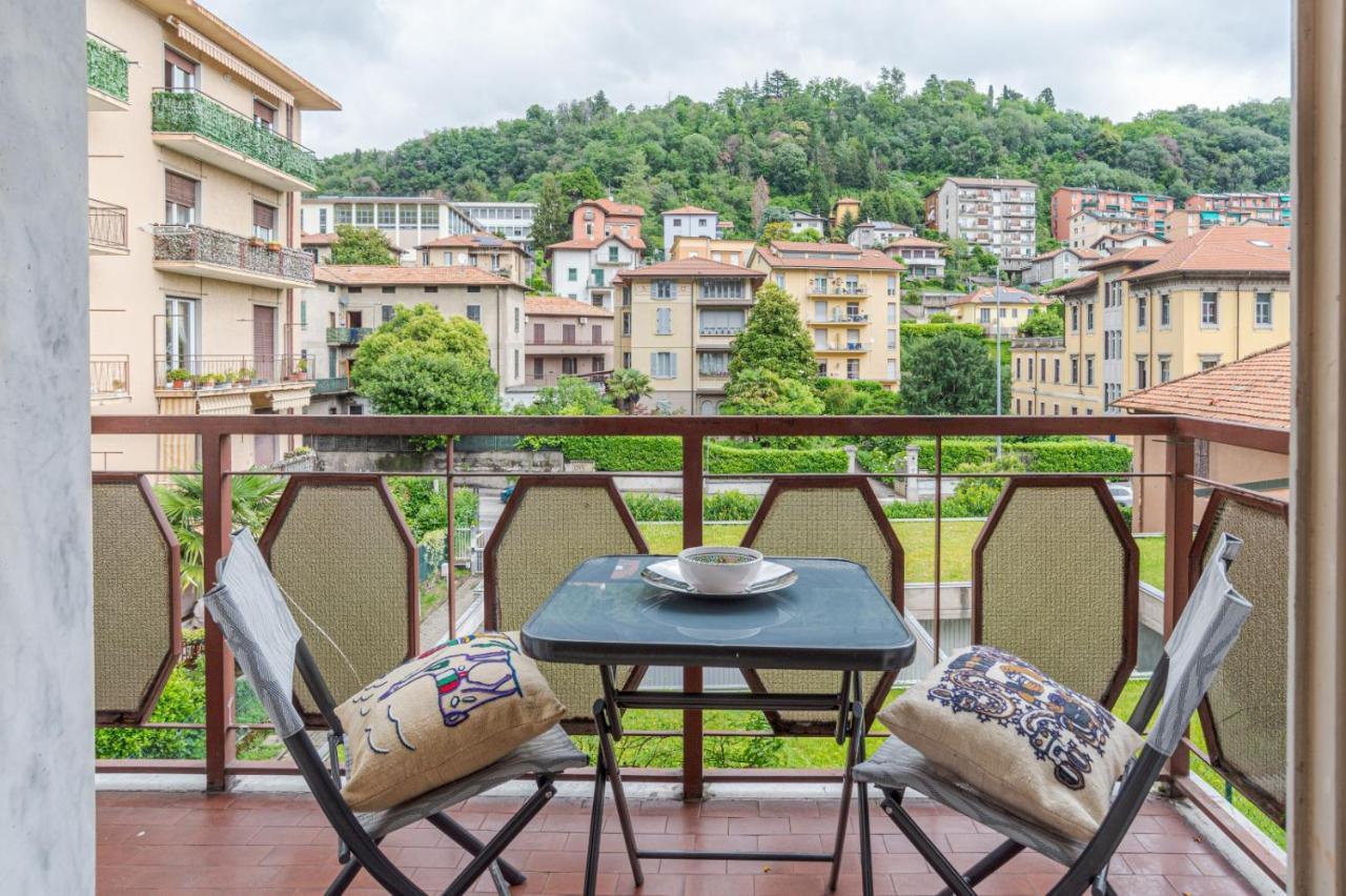 Lovely & Quiet Apartment - With Balcony & Parking Como Exteriör bild